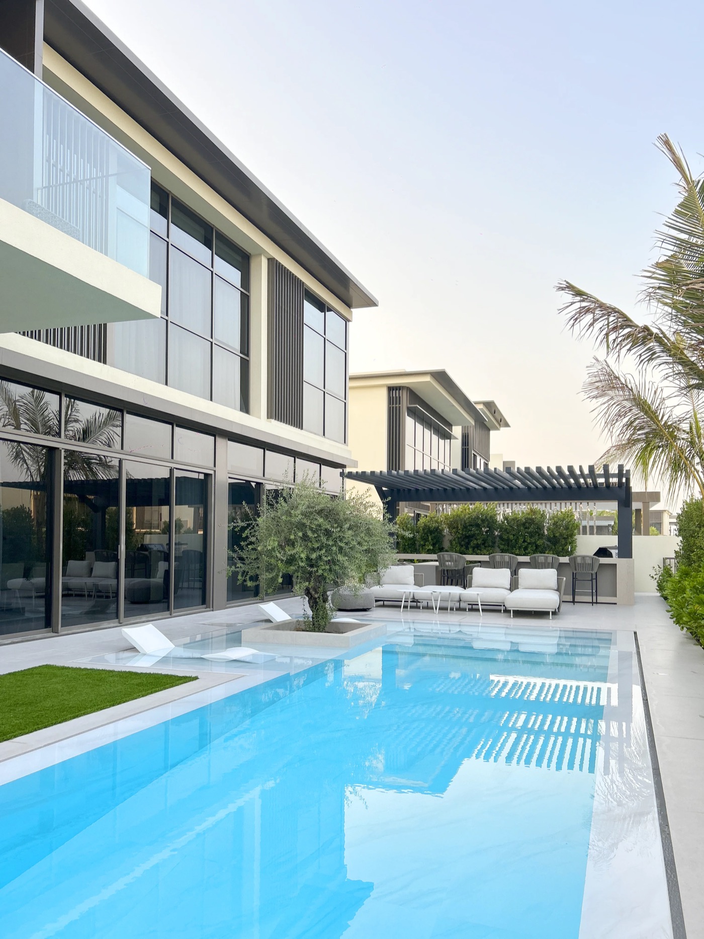 Dubai Hills, Golf Place Pool & Landscape