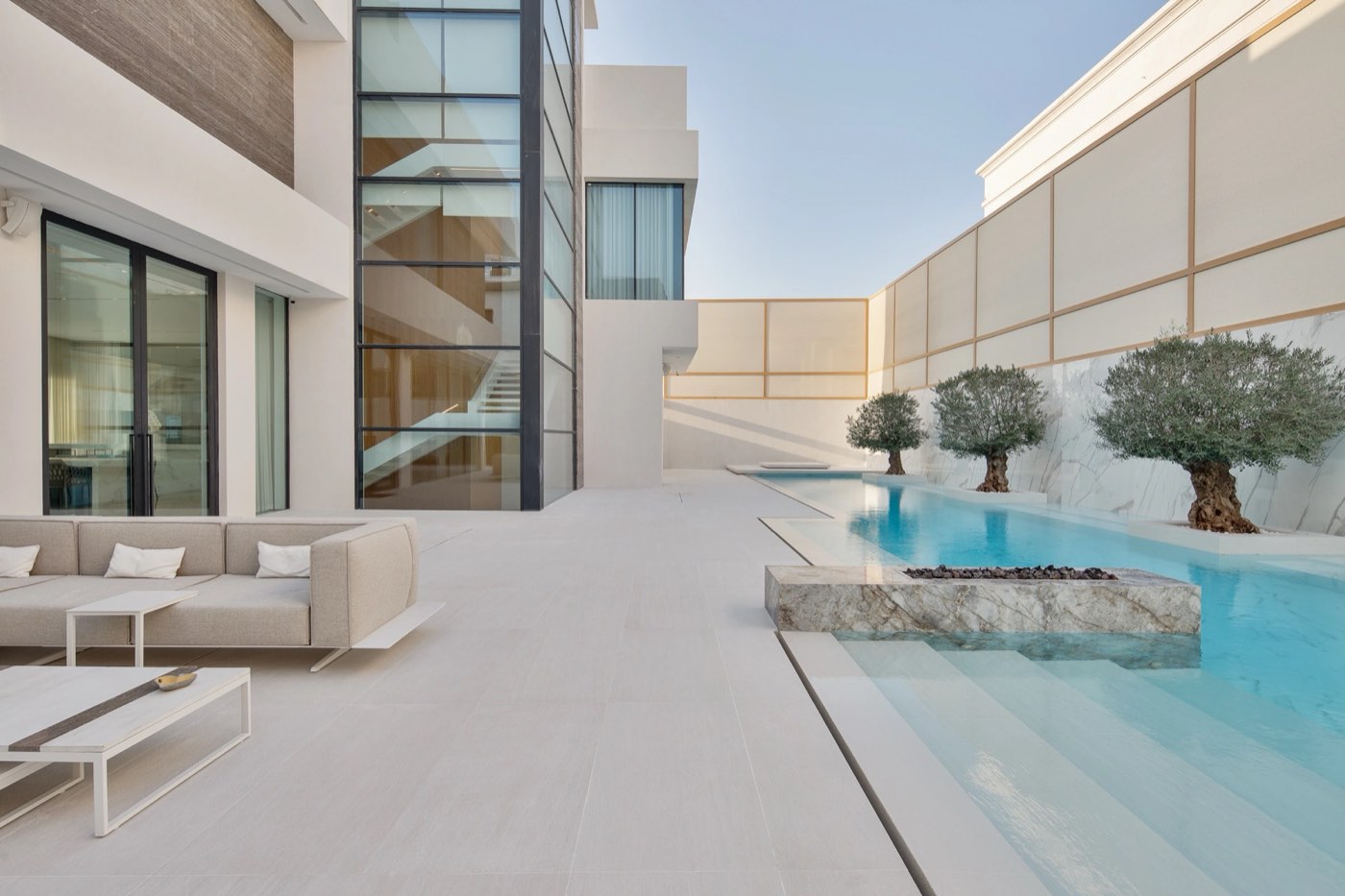 BG Show Villa, Pearl Jumeirah