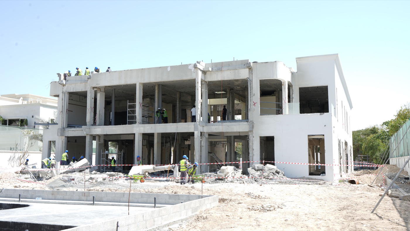 L Sector Villa