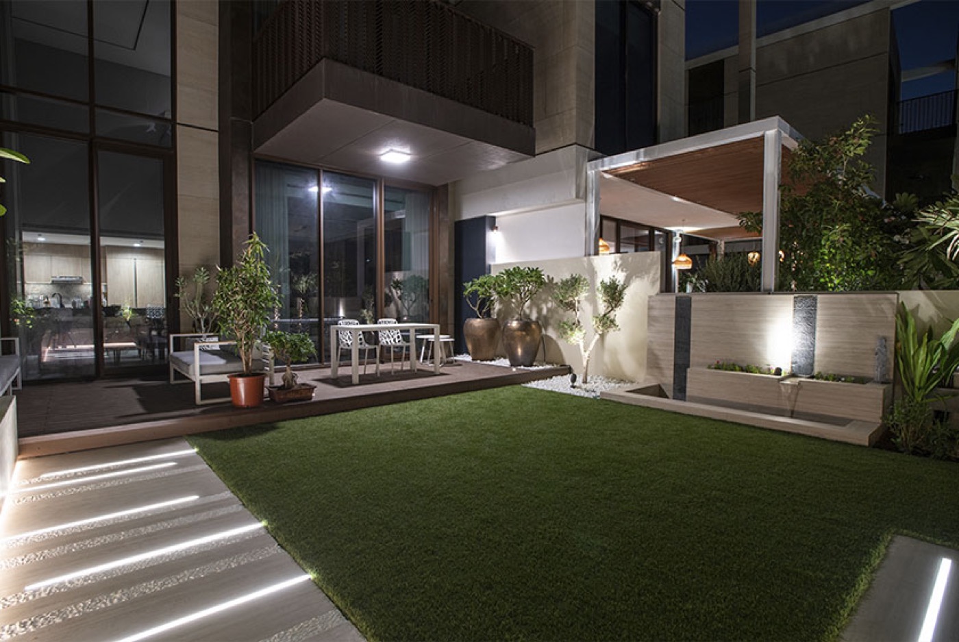 Jumeirah Bay Rooftop Retreat