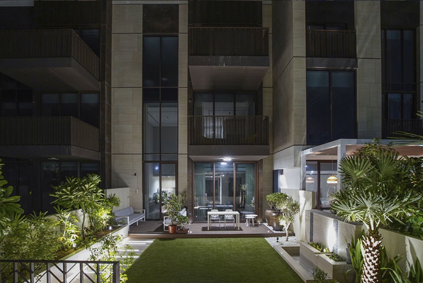 Jumeirah Bay Rooftop Retreat
